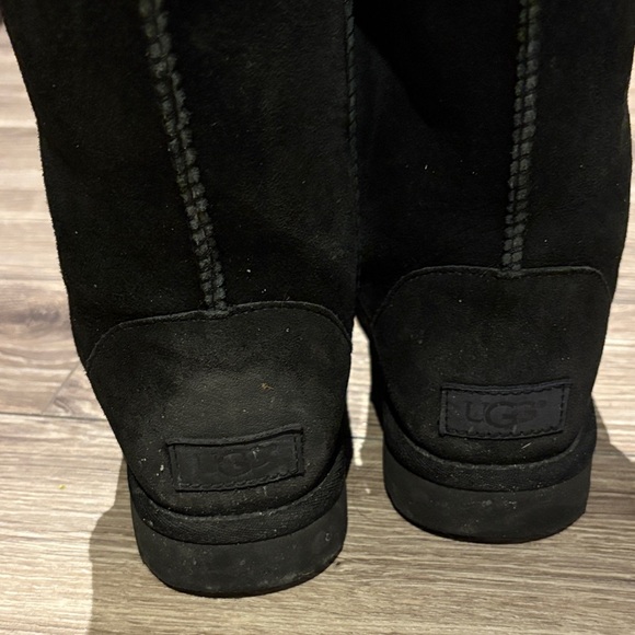 UGG Classic Black Winter Boots - Picture 2 of 5